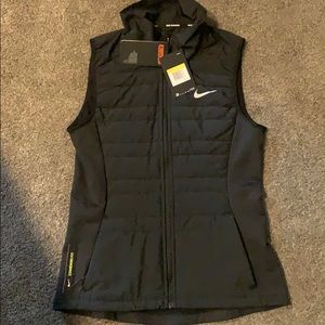 Women’s Nike small running vest
